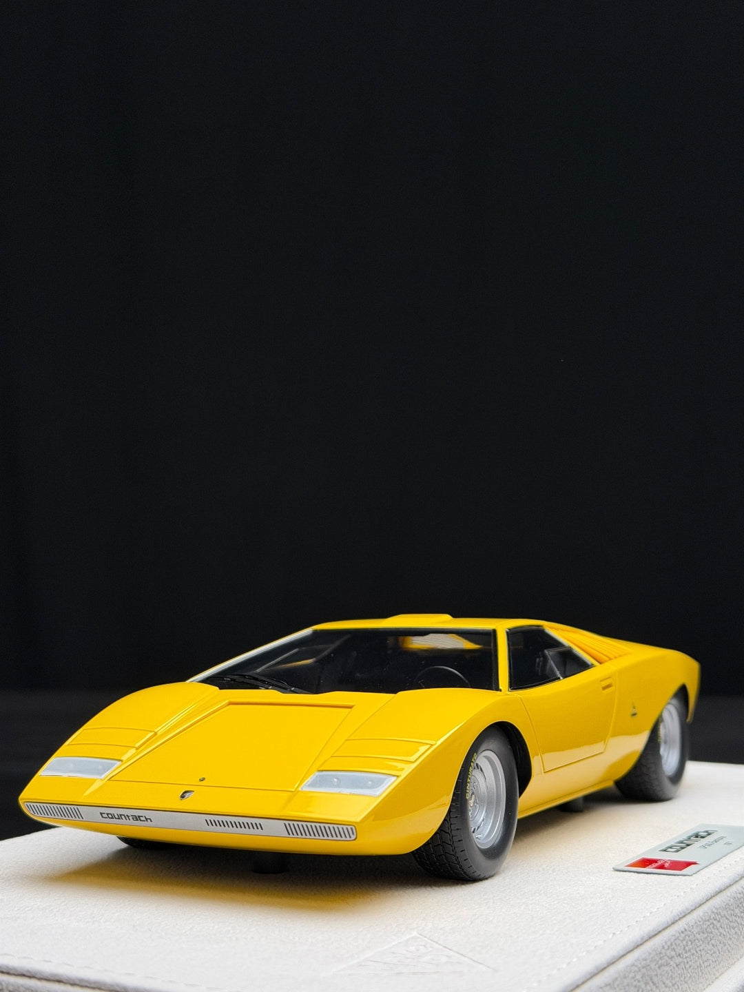 Lamborghini Countach LP500 (Yellow) [MakeUp Eidolon] 1/18 scale
