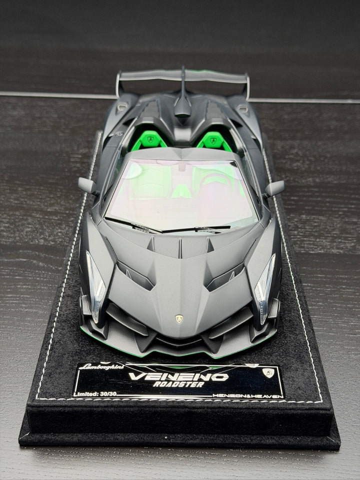 Lamborghini Veneno Roadster (Matte Black) [Henson&Heaven] 1/18 scale
