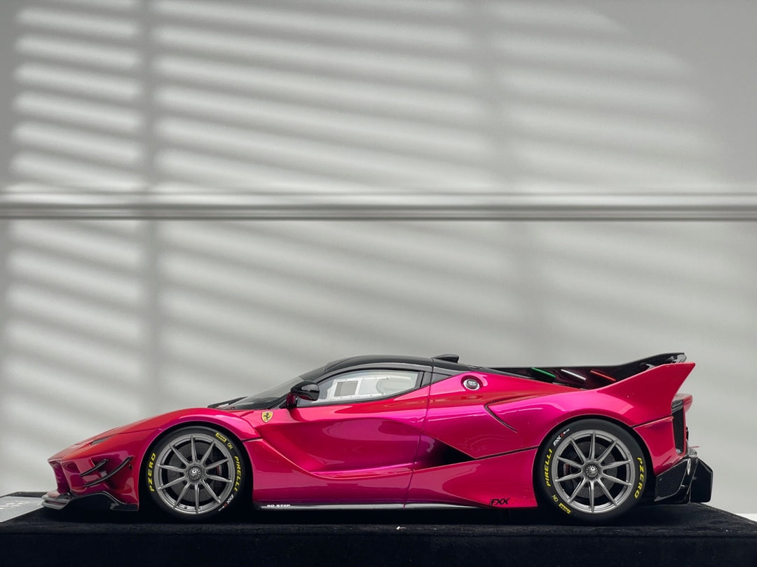 Ferrari FXX-K EVO (Flash Pink) [Henson&Heaven] 1/18 scale