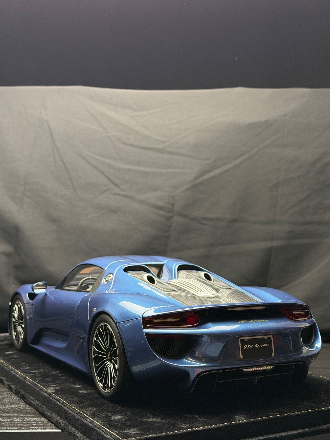 Porsche 918 Spyder (Metallic Light Blue) [H&H] 1:8 scale