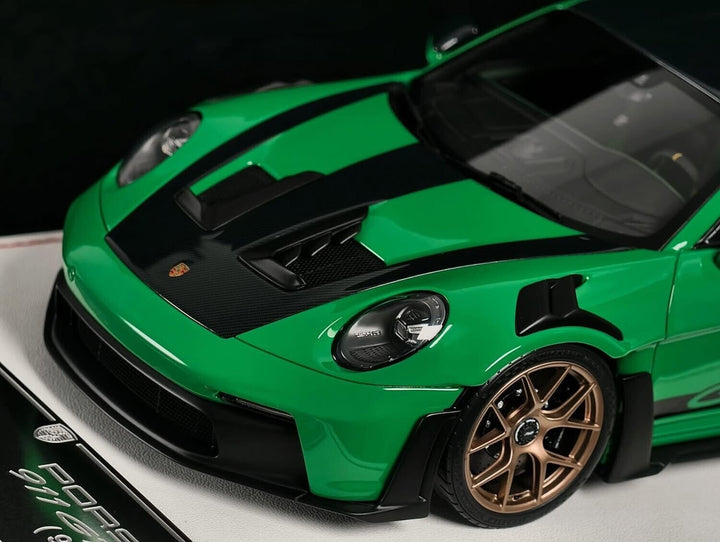 Porsche 911 GT3RS (Viper Green) [Davis & Giovanni] 1:18 scale