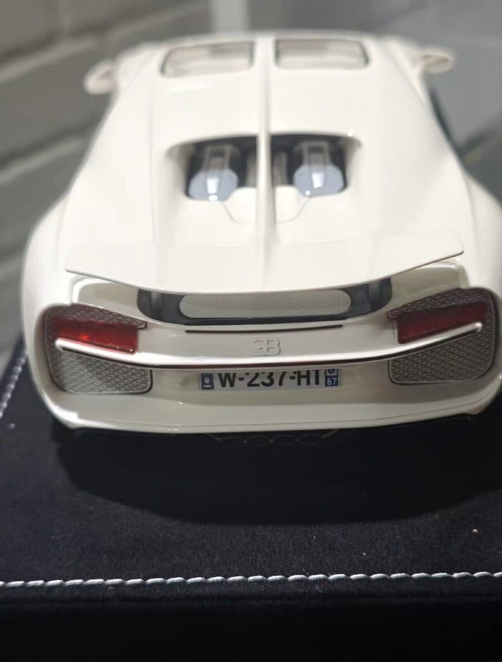 Bugatti Chiron Sport (Hermes) [Henson&Heaven] 1/18 scale