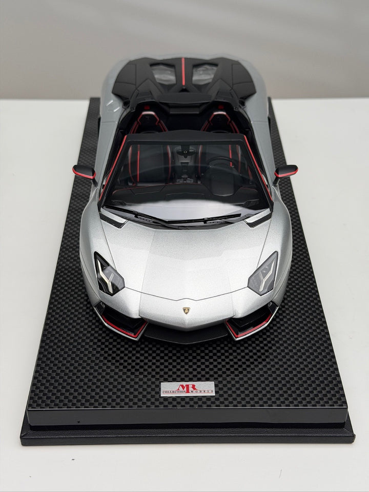 Lamborghini Aventador Roadster (Silver, Pirelli) [MR Collection] 1/18 scale