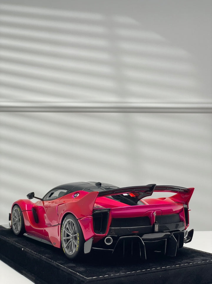 Ferrari FXX-K EVO (Flash Pink) [Henson&Heaven] 1/18 scale