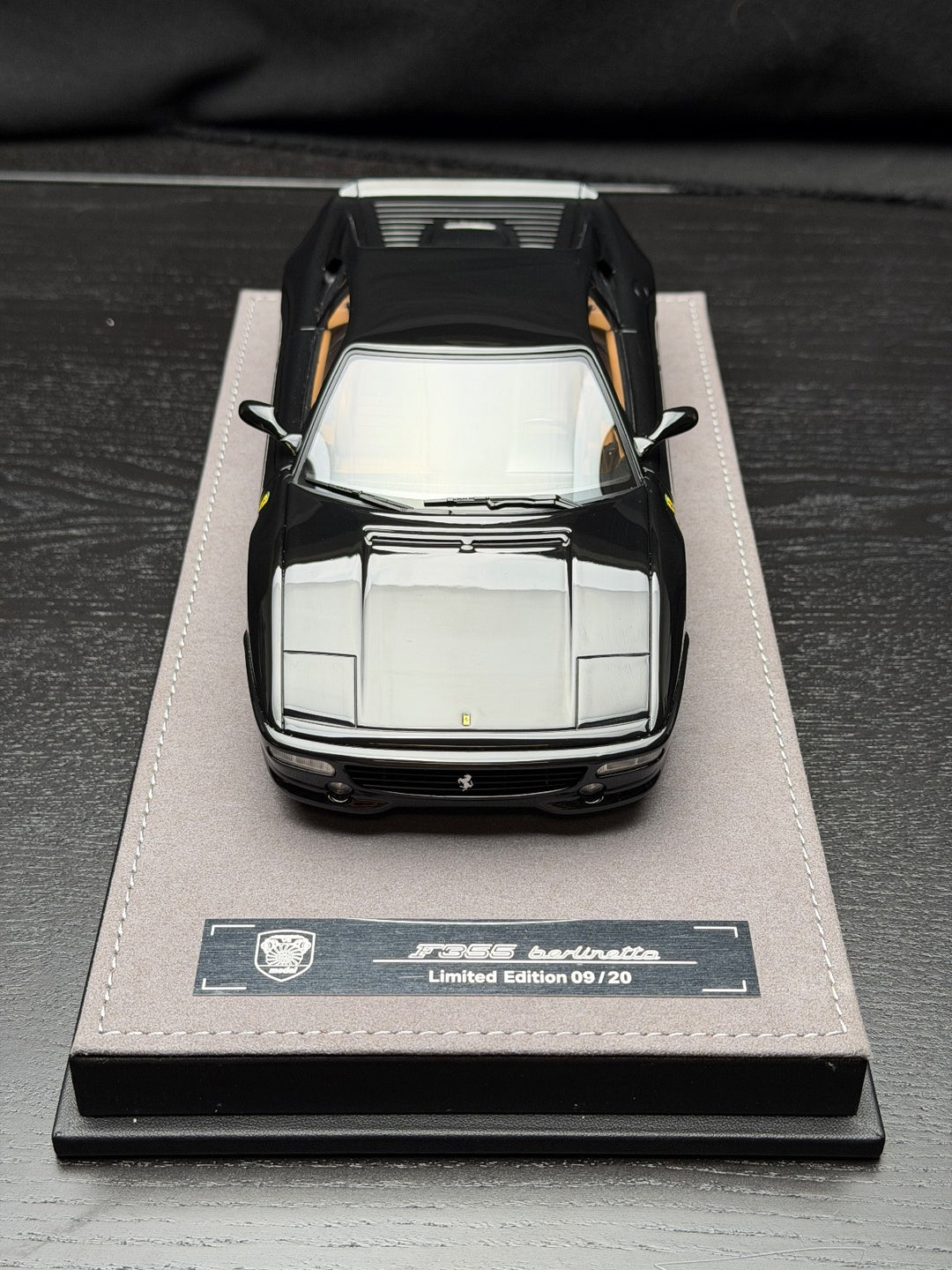 Ferrari F355 Berlinetta (Black) [V8 Model] 1:18 scale