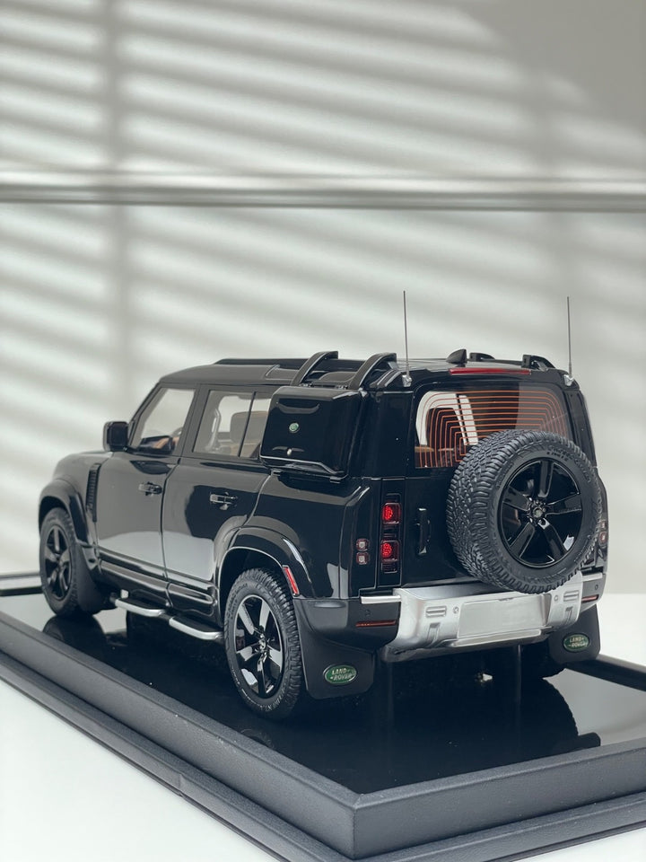 Land Rover Defender (Gloss Black/ Brown Interior) [OEM EXCLUSIVE] 1:18 scale