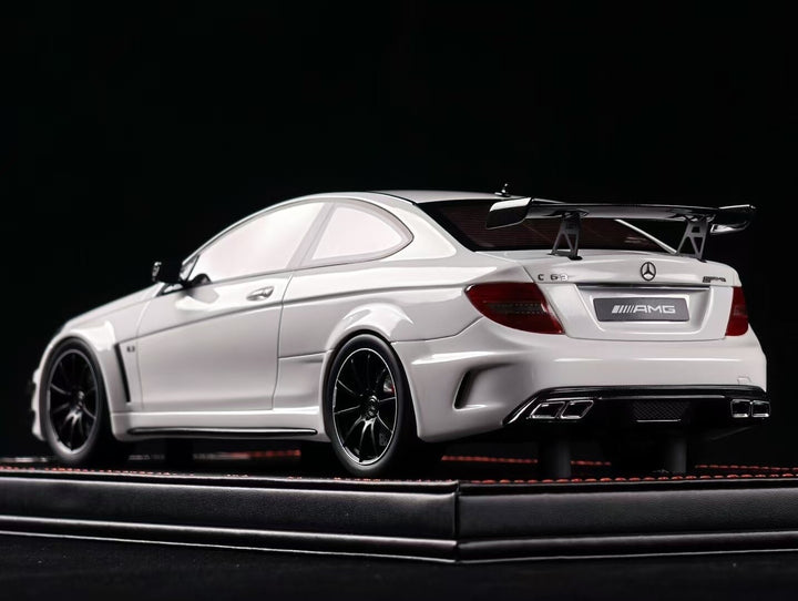 Mercedes-Benz AMG C63 Black Series (White) [Vehicle Art] 1/18 scale