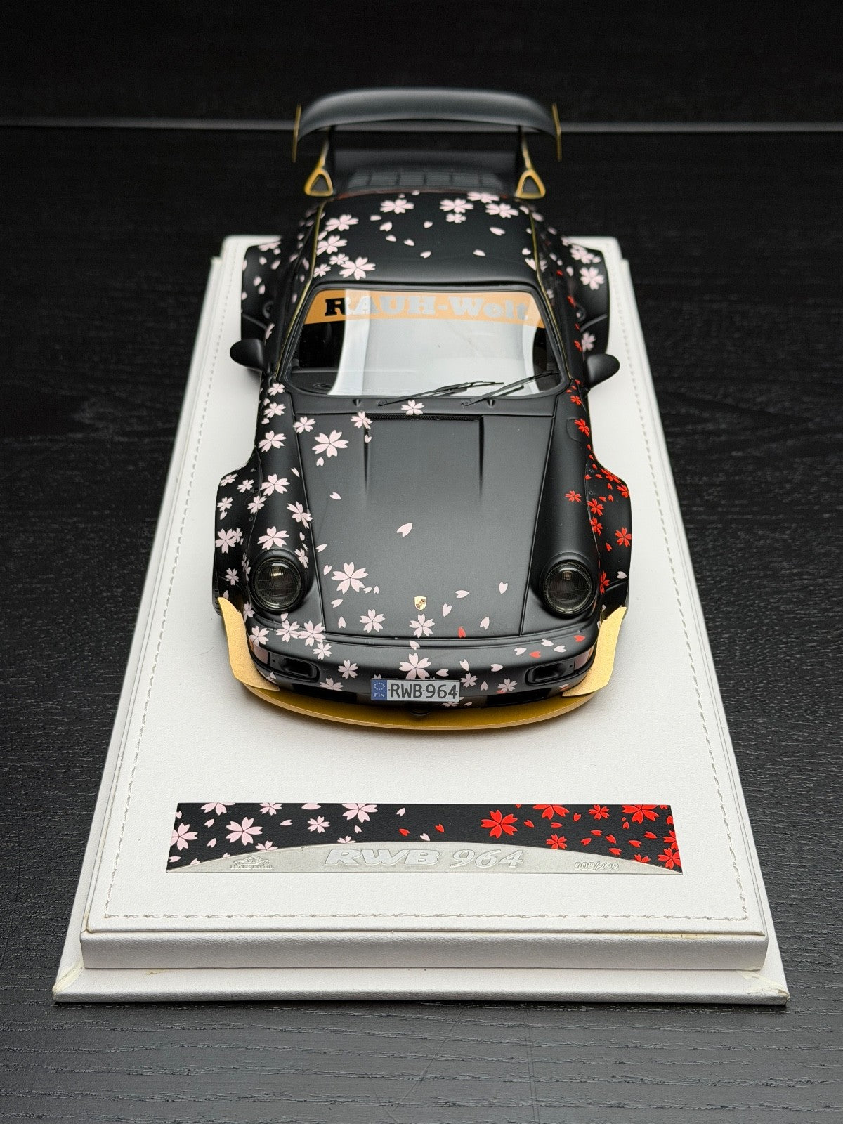 Porsche 911 964 RWB (Sakura Aoki) [VIP scale Models] 1/18 scale