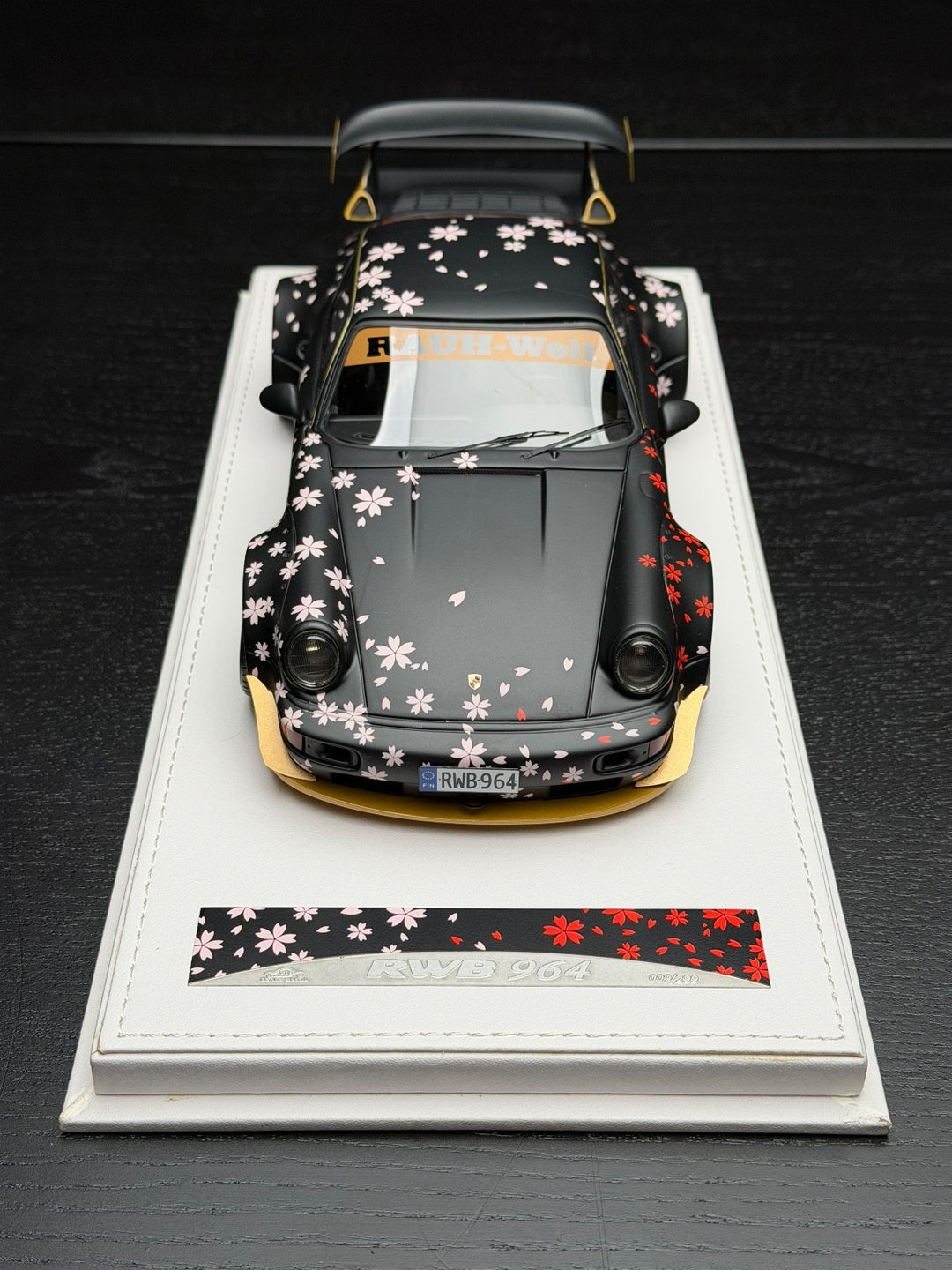 Porsche 911 964 RWB (Sakura Aoki) [VIP scale Models] 1/18 scale