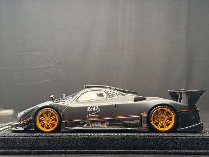 Pagani Zonda R (Matte Carbon Fiber) [Henson&Heaven] 1/18 scale