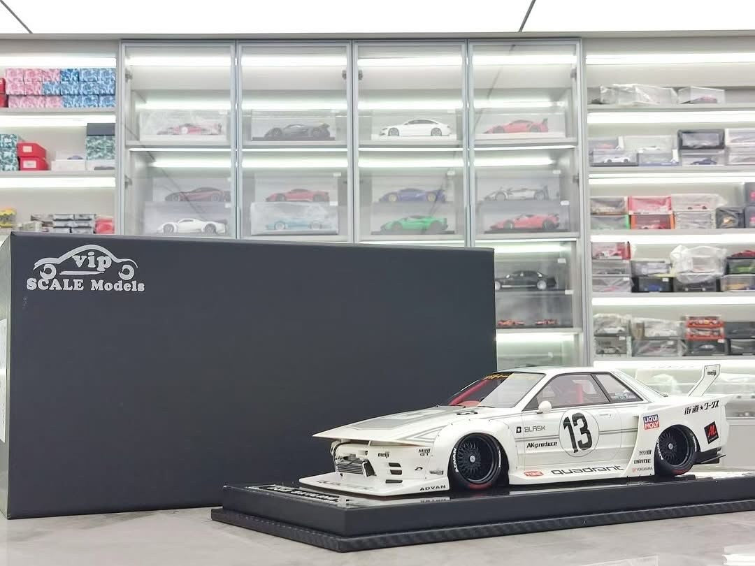 Nissan R32 Skyline LBWK (White) [VIP scale Models] 1/18 scale