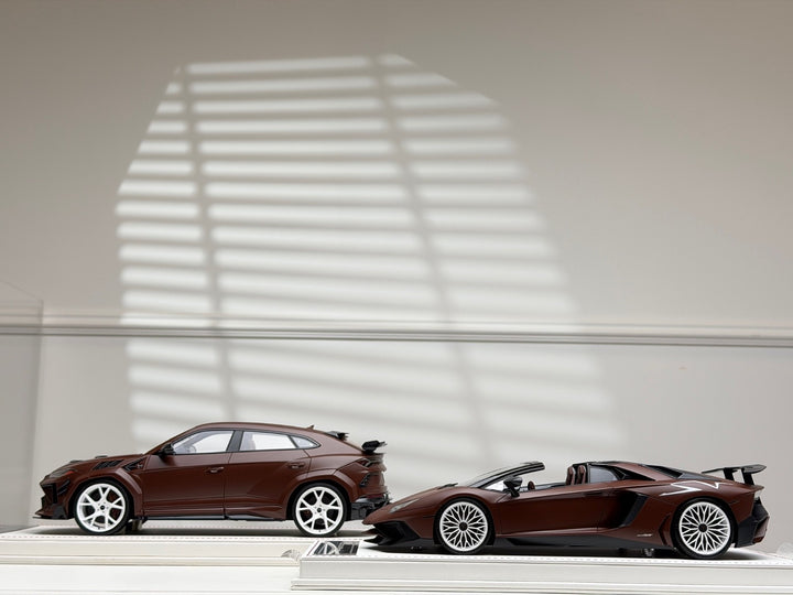 Lamborghini Aventador & Urus (Travis Scott) [Davis & Giovanni] 1:18 scale