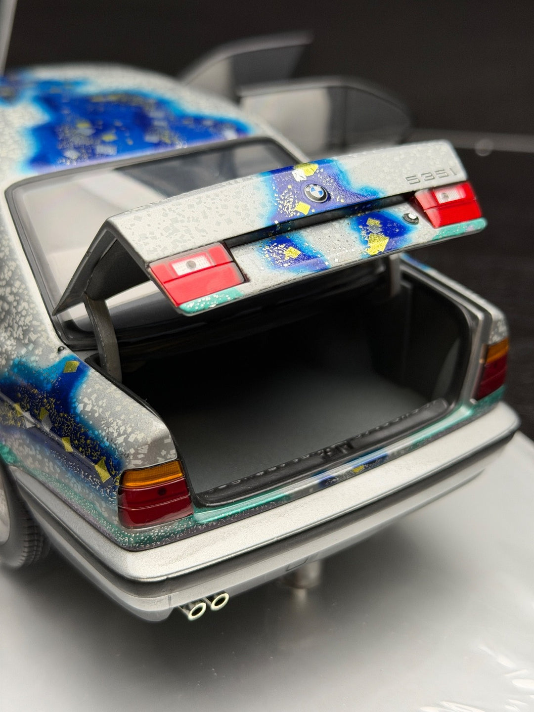 BMW 535i 1990 (Matazo Kayama - Art Car) [MINICHAMPS] 1/18 scale