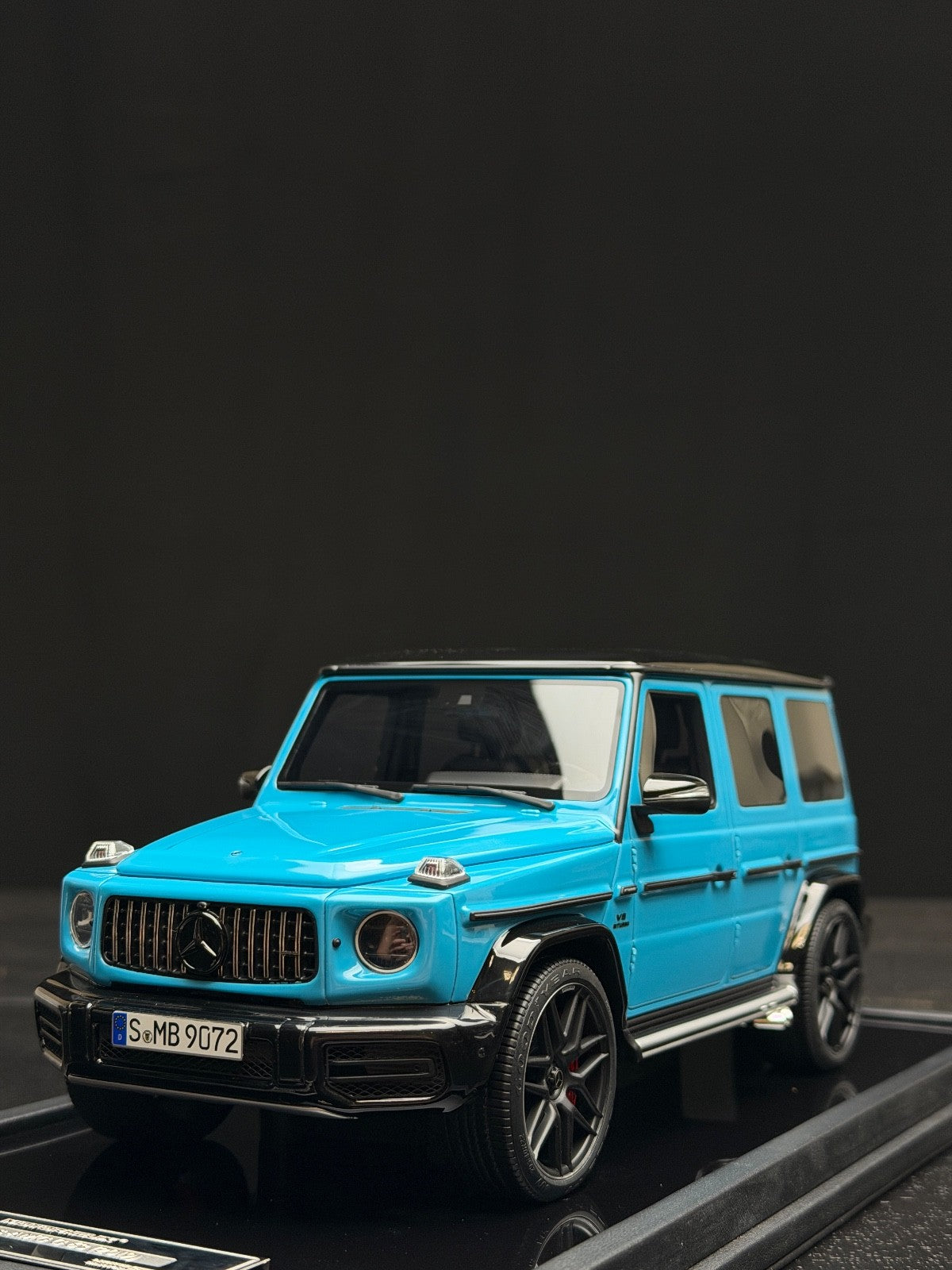 Mercedes-AMG G63 (Blue/ Black) [Motorhelix] 1/18 scale – Collectors Cartel