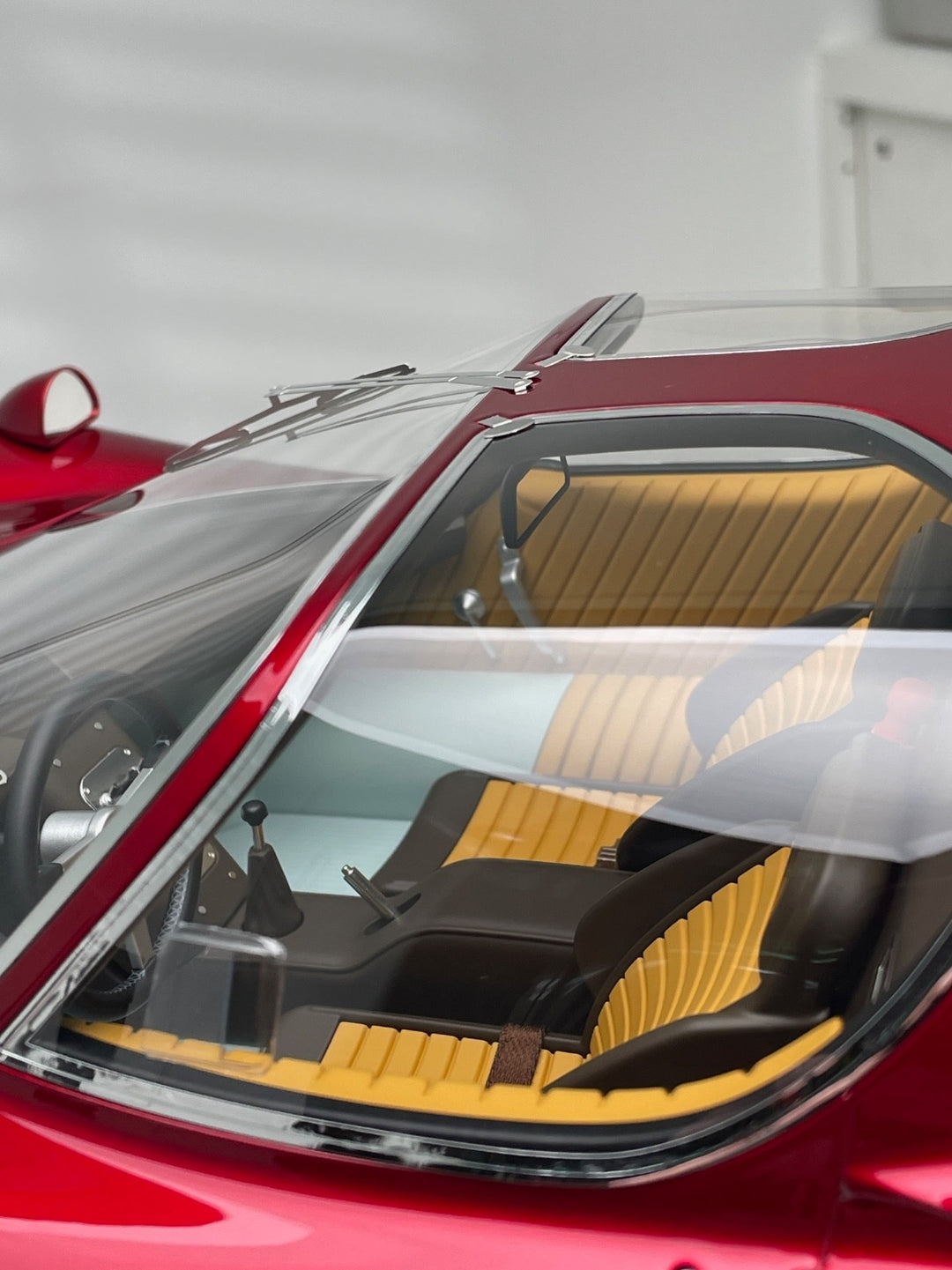 Alfa Romeo Tipo 33 Stradale (Metallic Red) [DMH] 1:8 scale