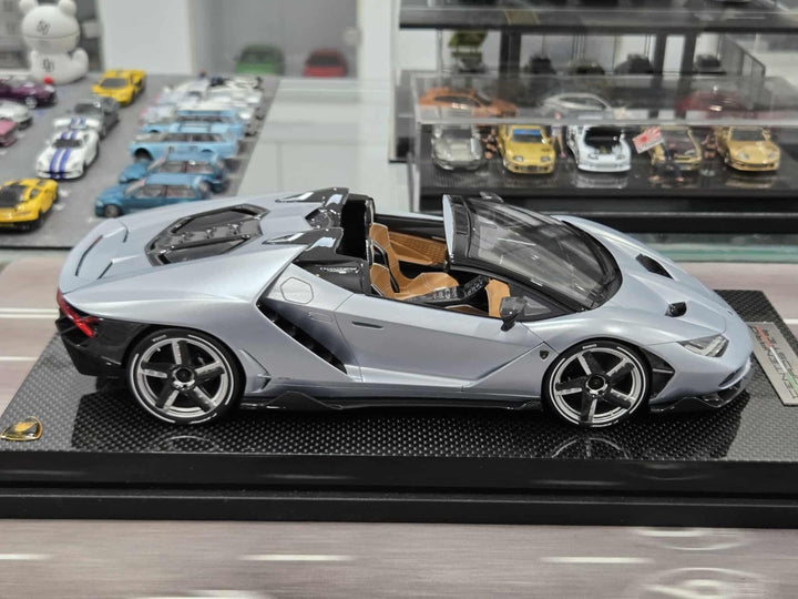 Lamborghini Centenario Roadster (Ice Blue) [MR Collection] 1/18 scale