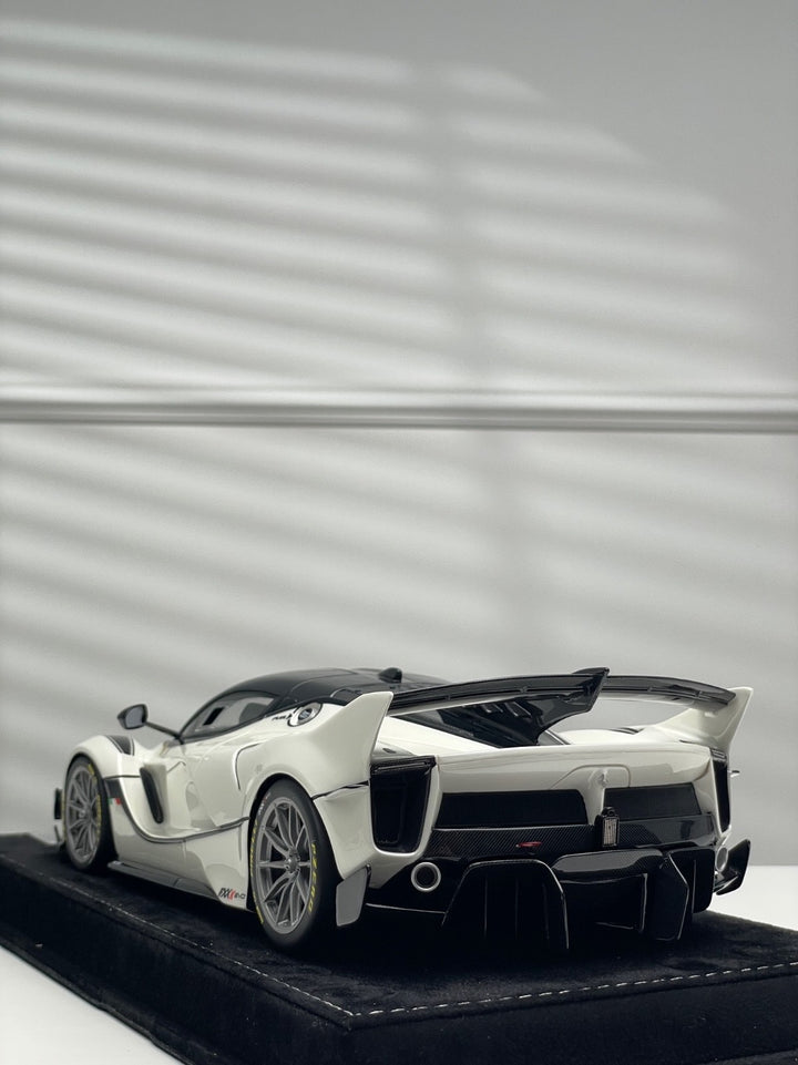 Ferrari FXX-K EVO (White/ Black) [Henson&Heaven] 1/18 scale