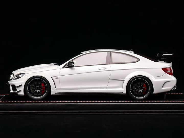 Mercedes-Benz AMG C63 Black Series (White) [Vehicle Art] 1/18 scale