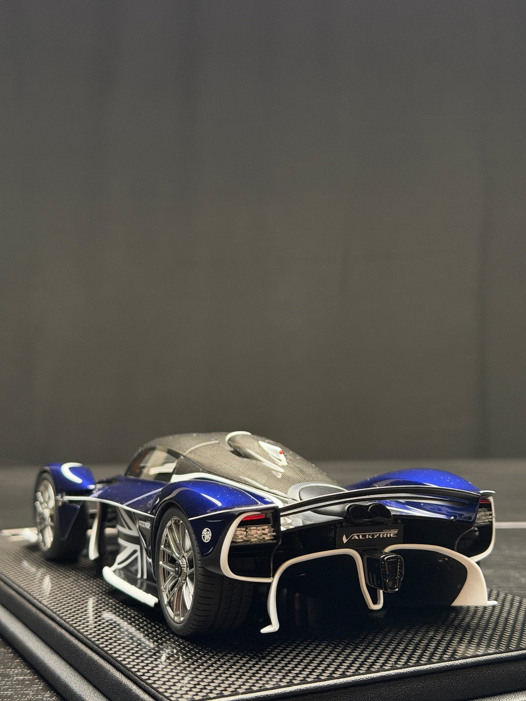 Aston Martin Valkyrie (Blue/ UK Flag) [FrontiArt] 1/18 scale