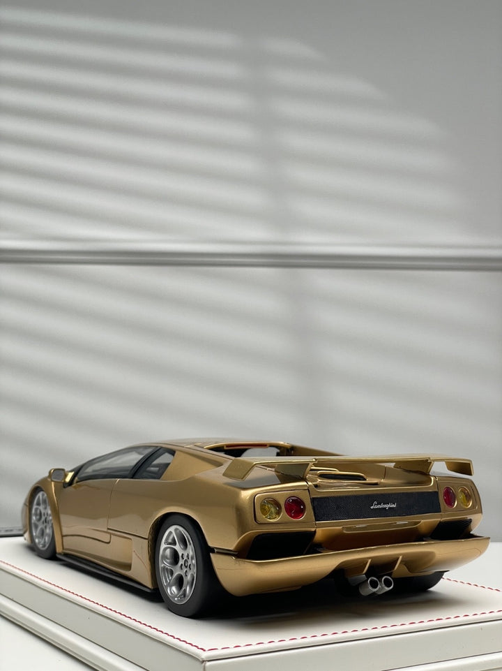 Lamborghini Diablo SE (Gold) [Auto Palace Model] 1/18 scale