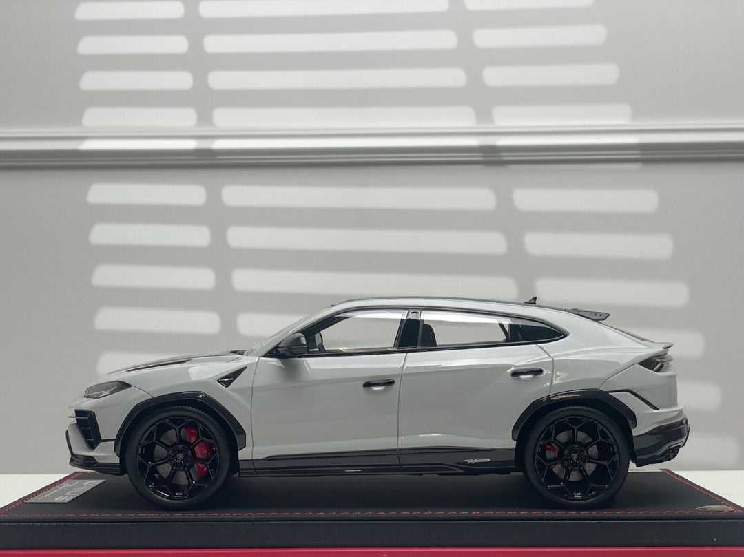 Lamborghini Urus Performante (Nardo Gray) [MR Collection] 1/18 scale