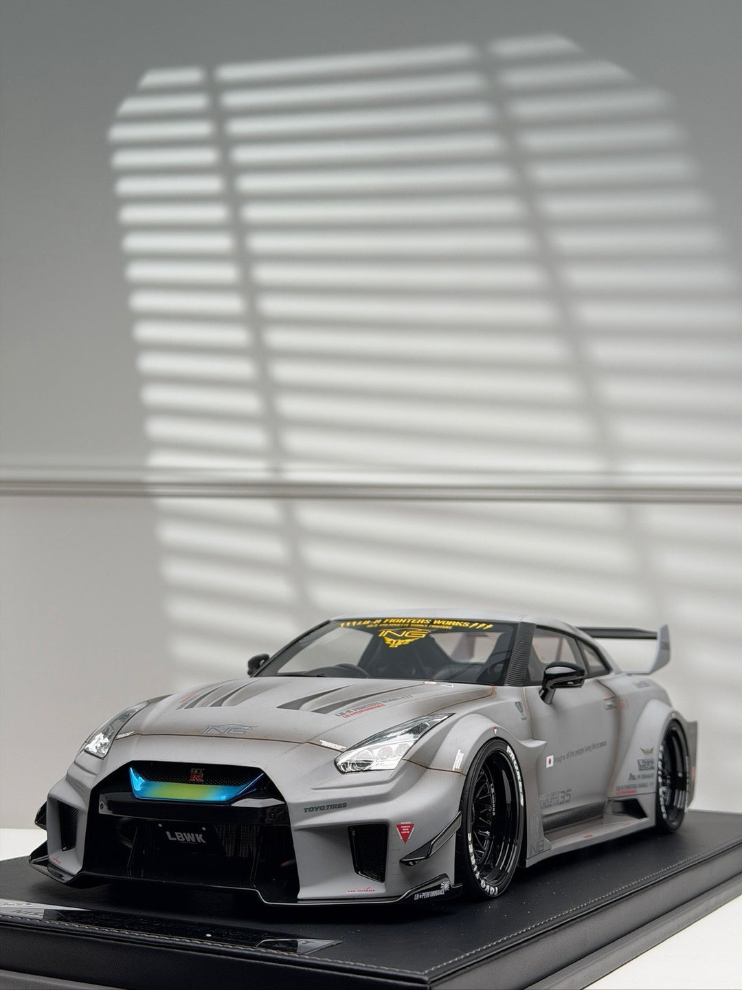 2 Nissan R35 GT-RR LBWK (Matte Orange Zero Fighter) gray [IVY Model] 1/12 scale