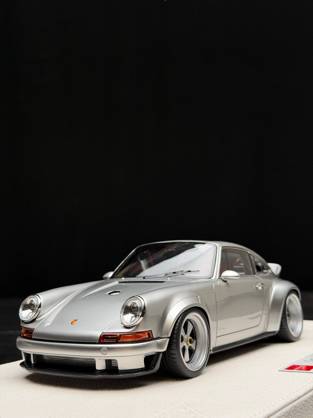 Porsche 911 Singer DLS (Silver) [Make up Eidolon] 1/18 scale