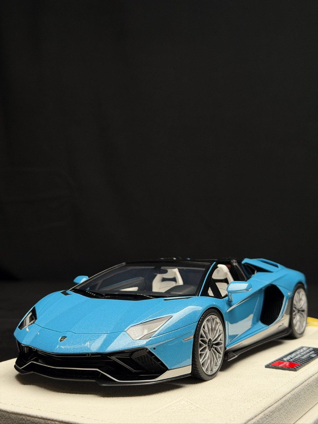 Lamborghini Aventador Ultimae Roadster (Baby Blue) [MakeUp Eidolon] 1/18 scale