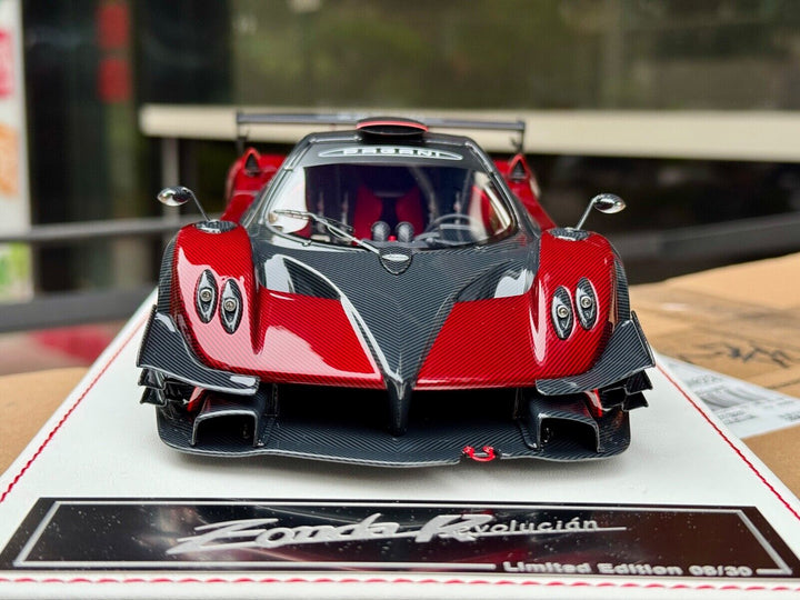 Pagani Zonda Revolución (Red Carbon Fiber) [Dino Model] 1/18 scale