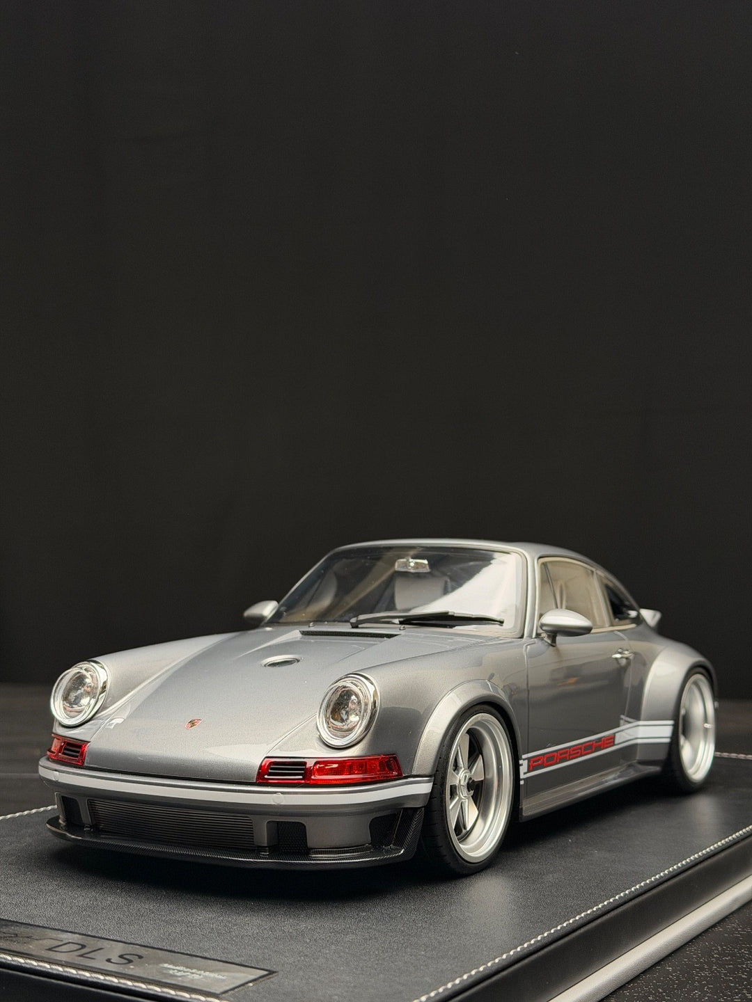 Porsche 911 Singer DLS (Silver) [IVY Model] 1:12 scale