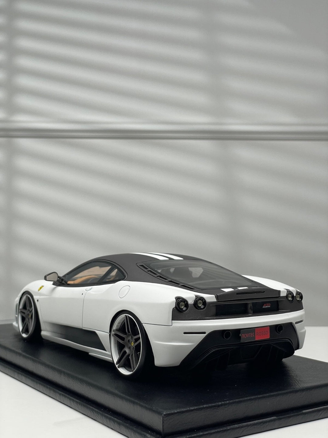 Ferrari F430 Scuderia NOVITEC (Matte White/ Black) [MG Model] 1:18 scale