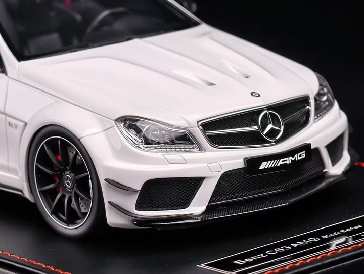 Mercedes-Benz AMG C63 Black Series (White) [Vehicle Art] 1/18 scale