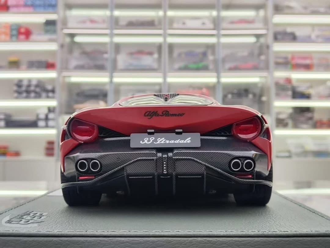 Alfa Romeo 33 Stradale (Red) [BBR] 1:18 scale