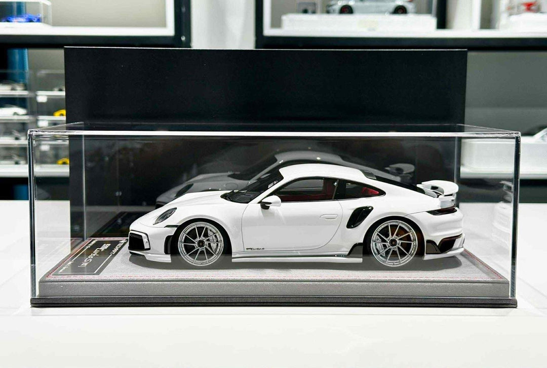 Porsche 911 Turbo S TechArt (Gloss White) [Davis & Giovanni] 1/18 scale