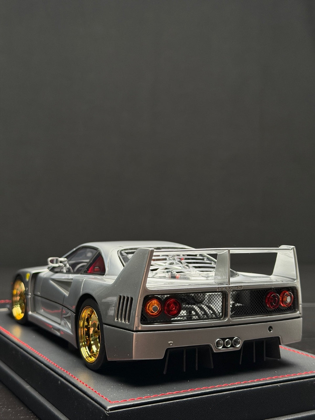 Ferrari F40 (Silver) [DIECAST SHOW] 1:18 scale