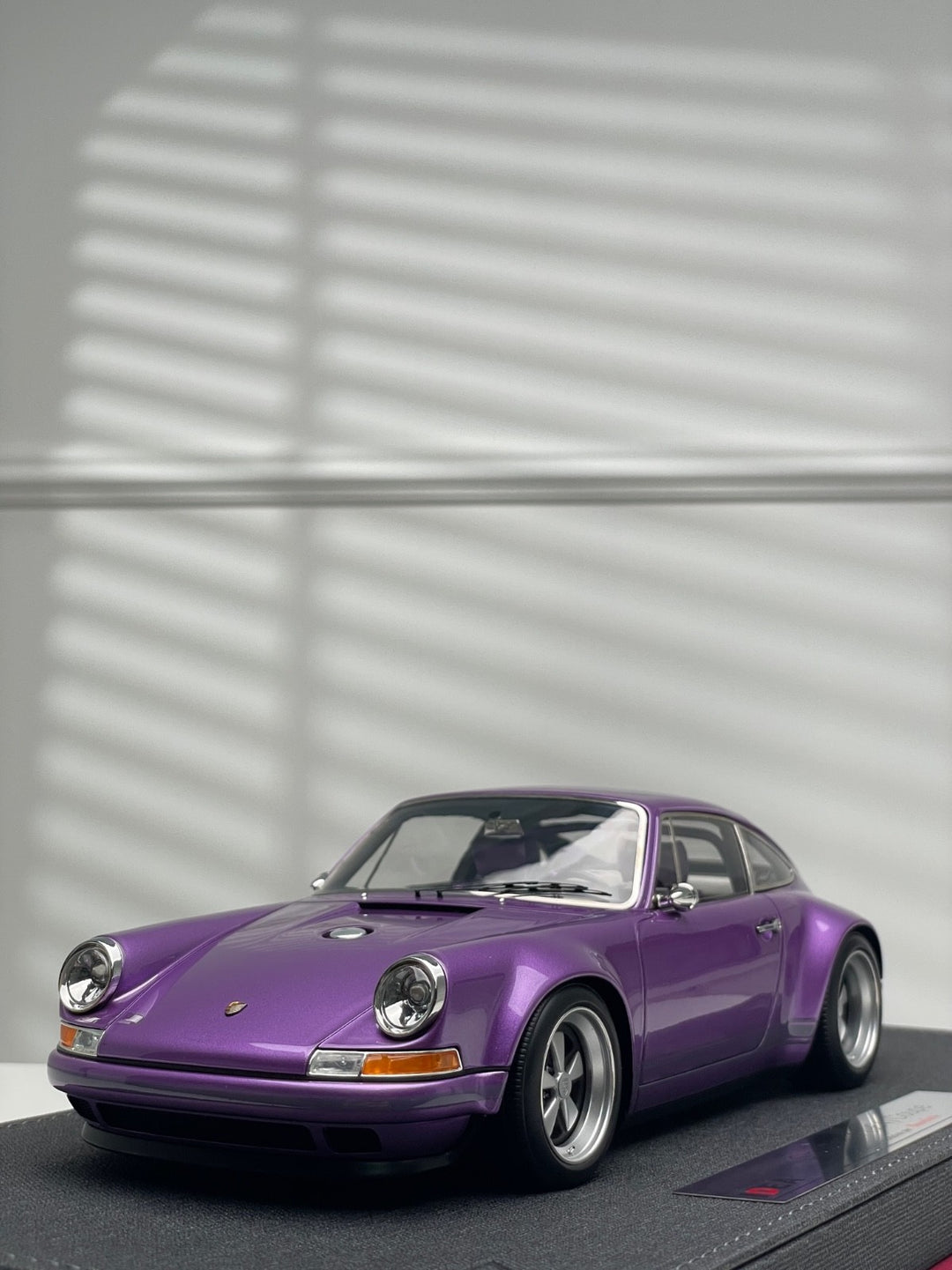 Porsche 911 Singer Coupe (Viola Lavanda) [Make Up IDEA] 1/18 scale