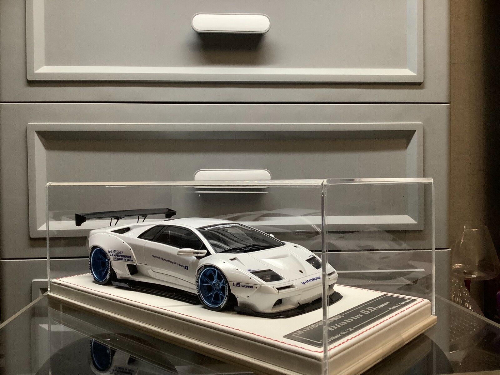 Lamborghini Diablo 6.0 LBWK (White) [Davis & Giovanni] 1/18 scale ...