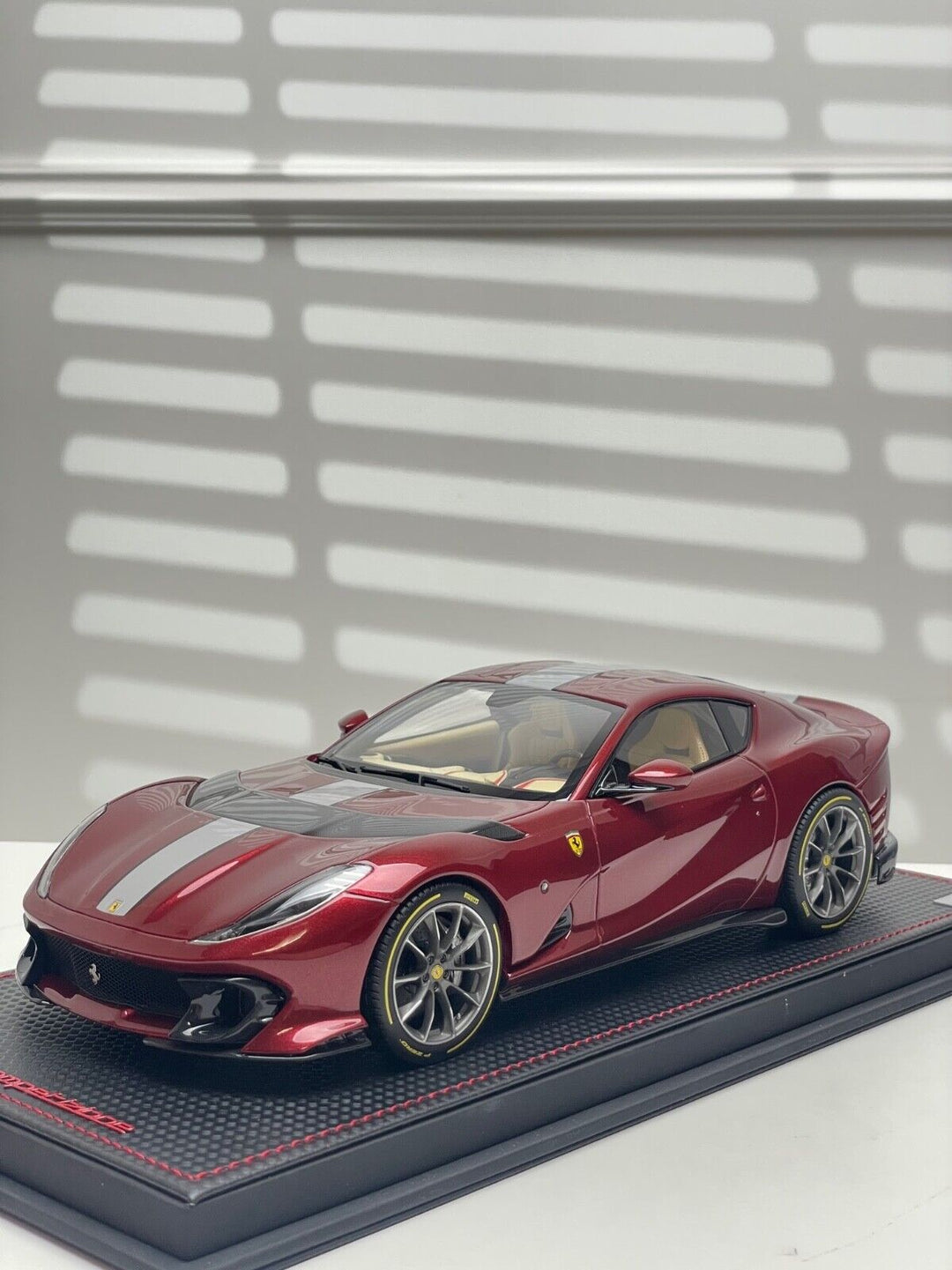 Ferrari 812 Competizione (Rosso Fiorano) [MR Collection] 1/18 scale