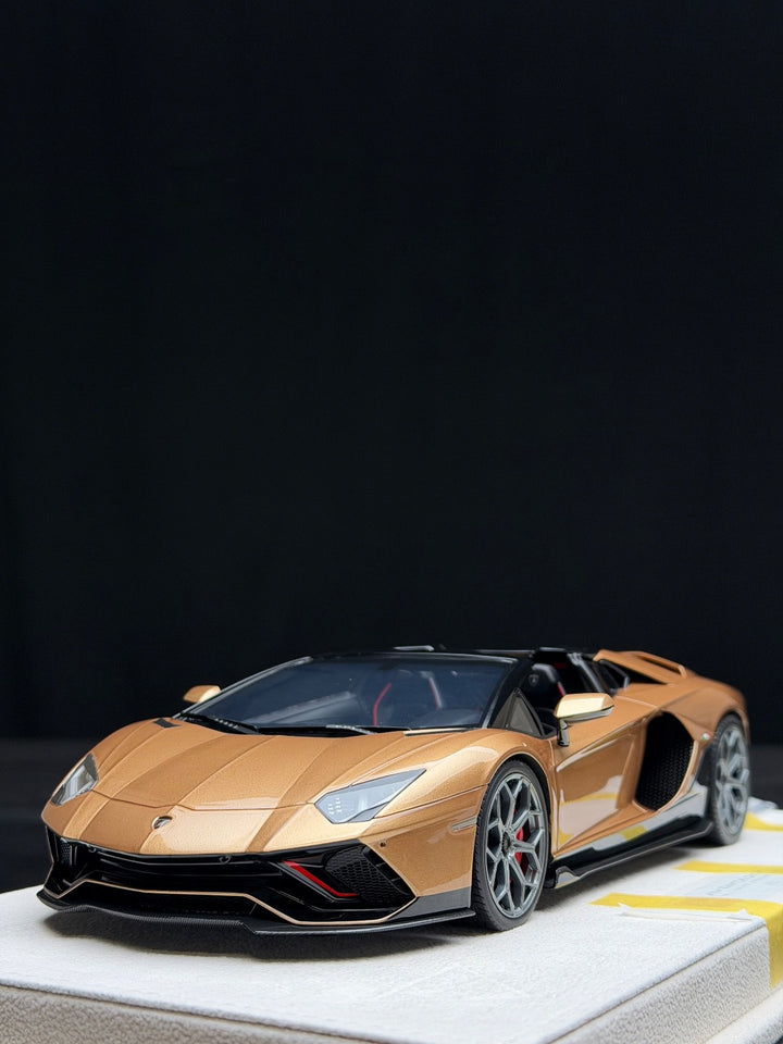 Lamborghini Aventador Ultimae Roadster (Bronze Gold) [MakeUp Eidolon] 1/18 scale