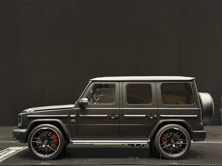Mercedes-AMG G63 (Matte Black) [Dino Model] 1/18 scale