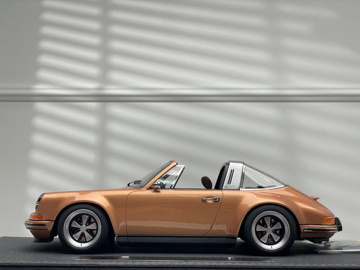 Porsche 911 Singer Targa (Gold) [Make Up IDEA] 1/18 scale