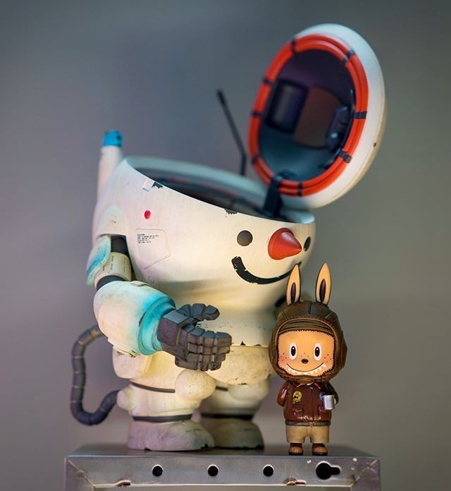 RARE! Authentic Kow Yokoyama LABUBU "SNOWMAN" Fighting Machine with Labubu Pilot