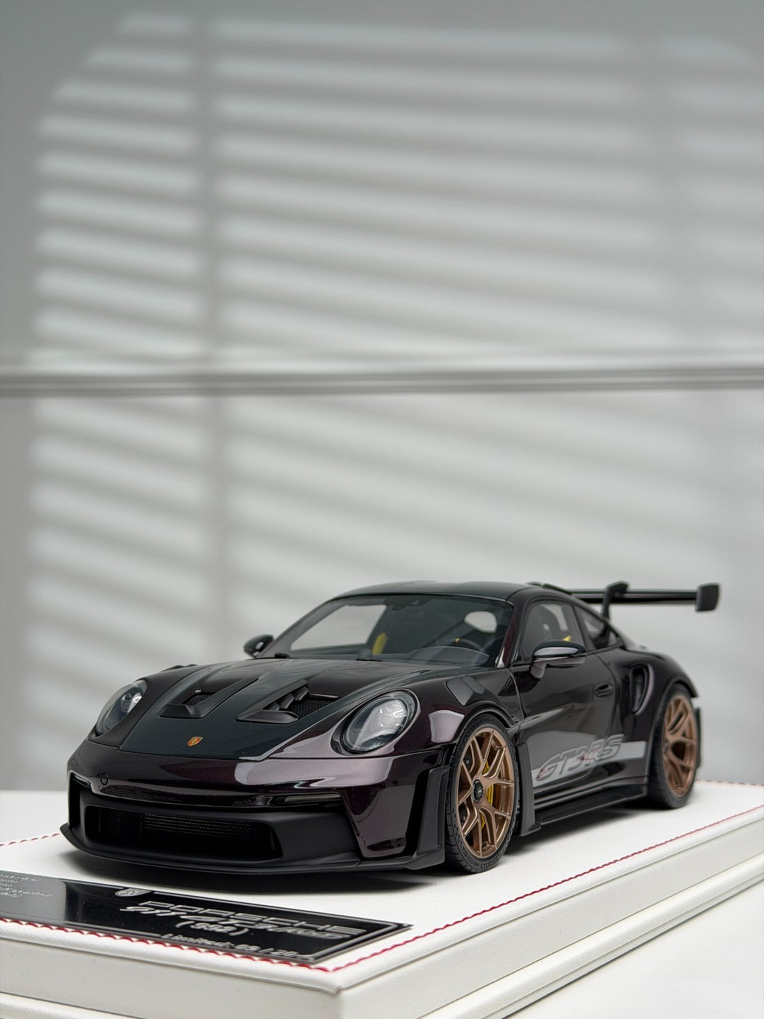 Porsche 911 GT3 RS (Amethyst Metallic) [Davis & Giovanni] 1/18 scale