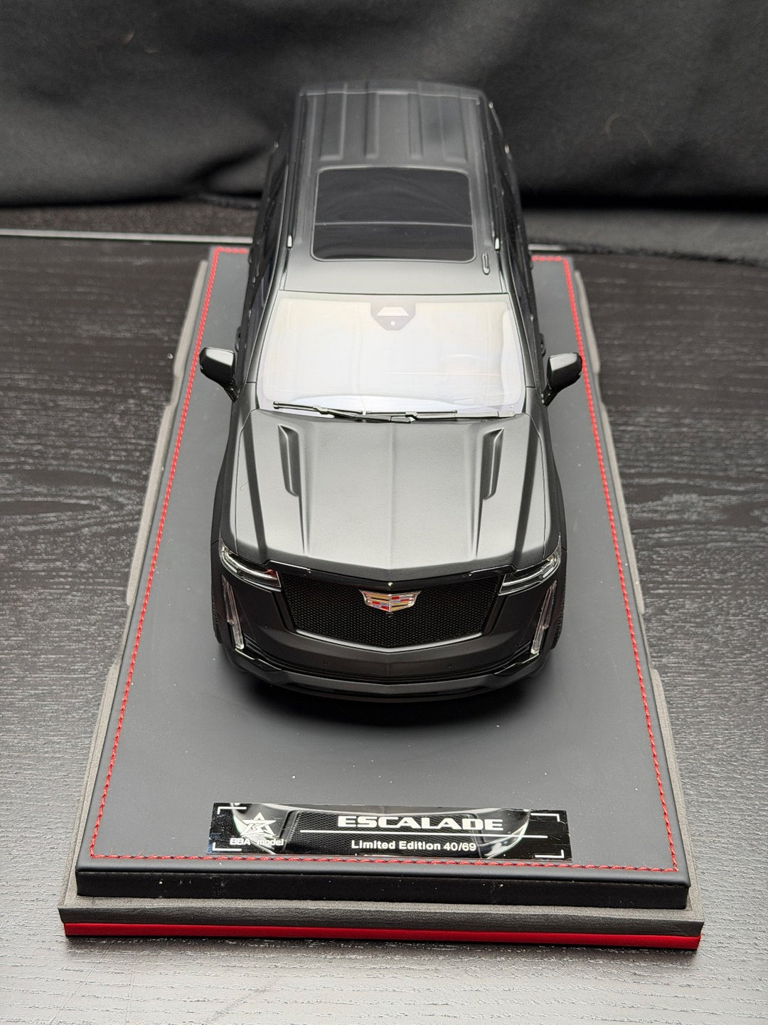 Cadillac Escalade (Matte Black) [BBA Model] 1/18 scale