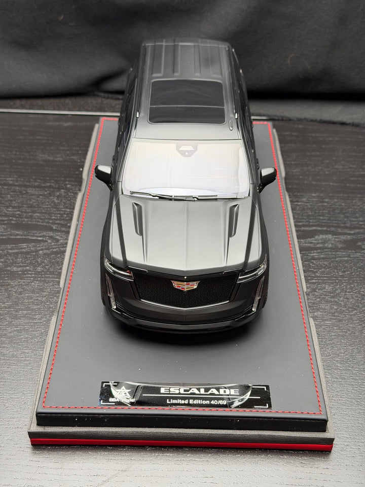 Cadillac Escalade (Matte Black) [BBA Model] 1/18 scale