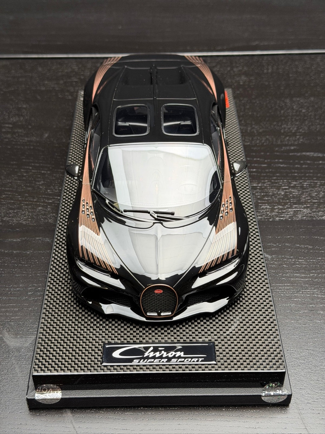 BUGATTl Chiron Super Sport (Nocturne/ Rose Gold) [MR Collection] 1/18 scale