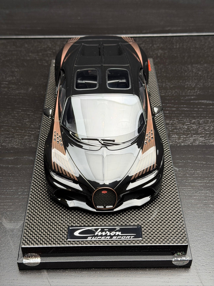 BUGATTl Chiron Super Sport (Nocturne/ Rose Gold) [MR Collection] 1/18 scale