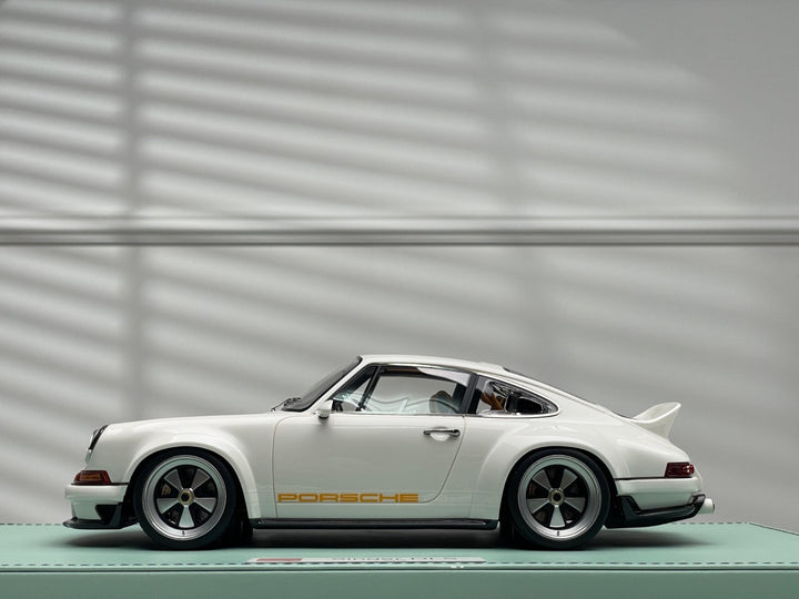 Porsche 911 Singer DLS (Pearl White) [Make up Eidolon] 1/18 scale