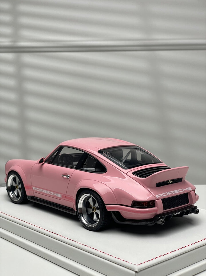Porsche 911 Singer DLS (Pink) [IVY Merit Model] 1/18 scale