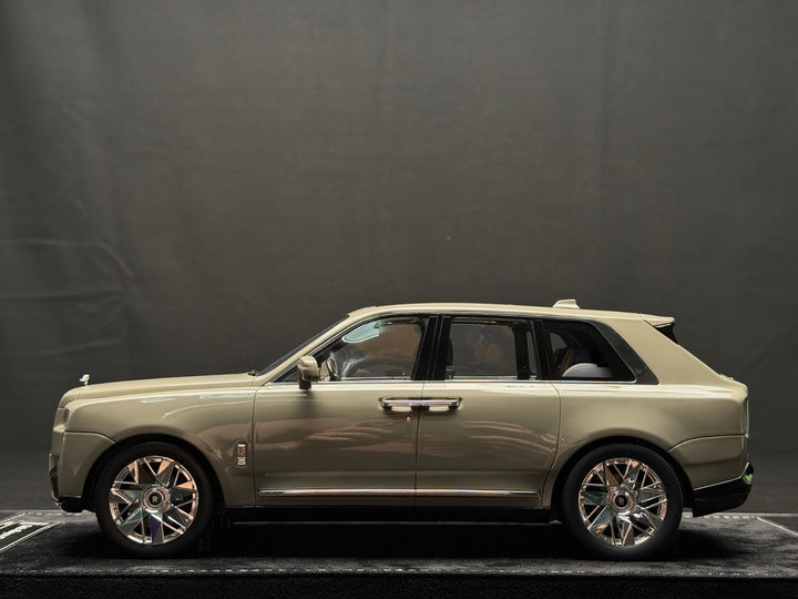Rolls-Royce Cullinan Series II (Gray) [H&H] 1/18 scale